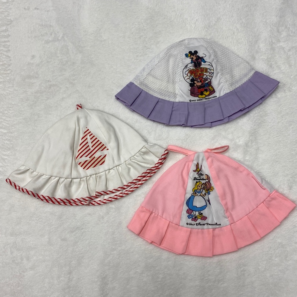 Three vintage bonnet hats- collectible items - Picture 1 of 2